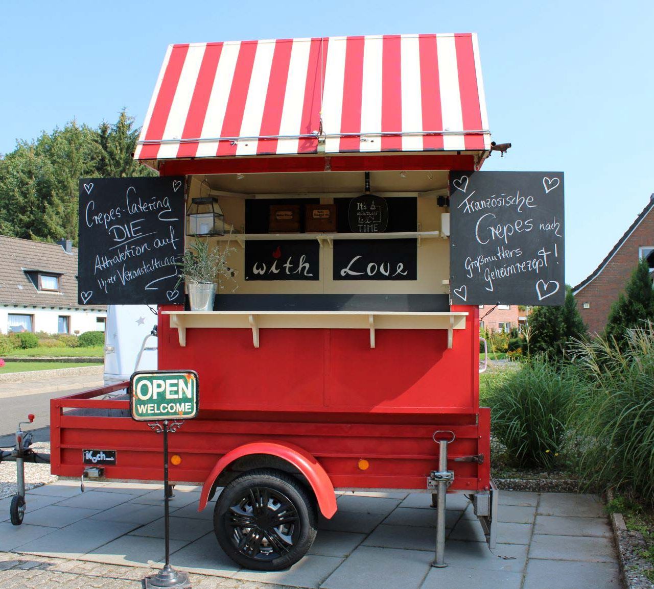 Der Foodtruck von M&M Culinaria im Einsatz als Crepestand in Kaltenkirchen