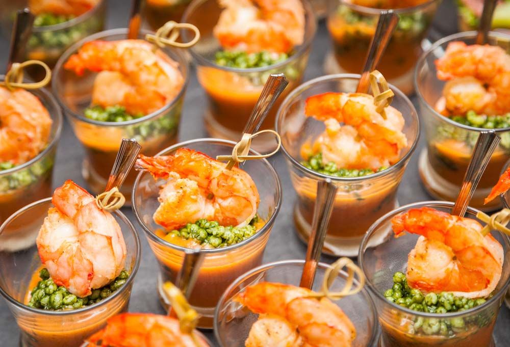 Shrimp-Cocktail bei einem Catering