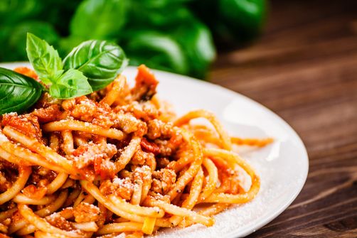 Spaghetti Bolognese bei einem Catering